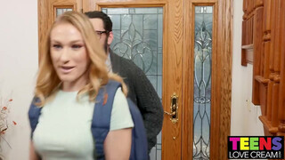 Kasey Miller a cafka tinédzser csajszika