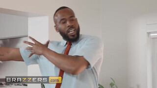 BRAZZERS - Dani Valentina és Lila Lovely a nagydarab ribancok