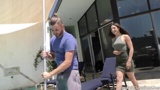 Abella Danger a csávója előtt kúrel