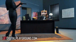 DigitalPlayground - Romi Rain barna falloszt kap