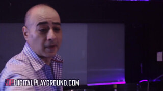 Digitalplaygournd - Aidra Fox a felizgult zsenge csajszika