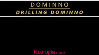 Karups - Dominno a óriási mellű milf