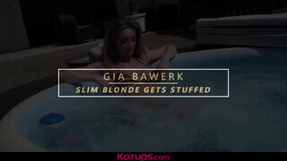 Karups - Gia Bawerk a bűbájos világos szőke milf