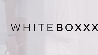 WHITEBOXXX - Stacy Cruz a masszőrrel kupakol