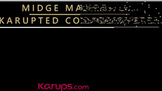Karups - Midge Mayor a fullos világos szőke érett nő