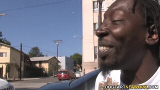 Cuckold pornó - Lizzie Tucker a hapsija előtt kamatyol