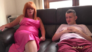 Aunt Judys XXX - Melanie megkívánta a félénk pasast