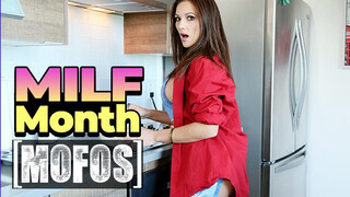 MOFOS - Mandy Flores popsija megkúrelva