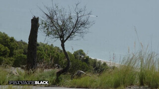 PrivateBlack - Carolina Savage segglyukba reszelve a billiárd asztalon