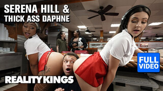 REALITY KINGS - Thick Ass Daphne és Serena Hill a szenvedélyes pincérnők
