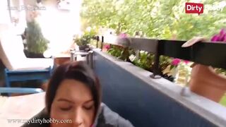 Lara Bergmann forró baletli szopikázása megkefélve termetes faszal