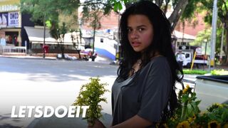 Aranyos csoki milf selena gomez mélyen dugva kolumbiai muffban