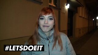 Lullu Gun és Anny Aurora megosztják a óriási csoki fazt kint a vadonban