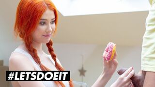 Gisha Forza gigászi tőgyes vörös bombe egy fánkot érő erőszakos dugásért