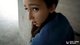 Carmen Rae pici picsája kíméletlen dugásba keveredik a castingon