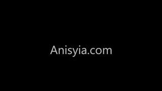Anisyia keményen leszopja a gigantikus kukacot livejasminen