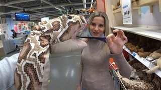 Letty black vadul közösül a nyilvános helyen monster pub 2-vel