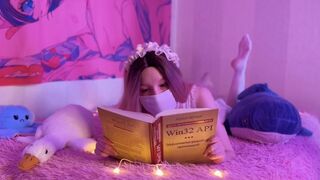 Apró zsenge bigét teleélvezik a tökéletes seggén